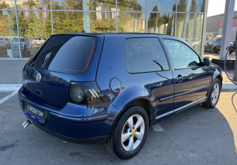 Подержанный автомобиль Volkswagen Golf Hatchback 1999 года (5 фото)