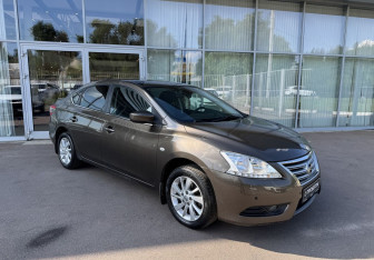 Подержанный автомобиль Nissan Sentra Sedan 2015 года (3 фото)