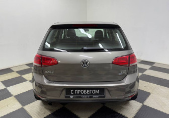 Подержанный автомобиль Volkswagen Golf Hatchback 2014 года (6 фото)