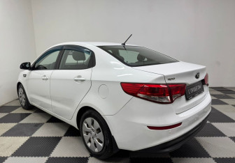 Подержанный автомобиль Kia Rio Sedan 2016 года (7 фото)