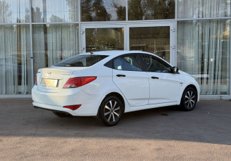 Подержанный автомобиль Hyundai Solaris Sedan 2014 года (5 фото)