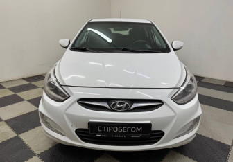 Подержанный автомобиль Hyundai Solaris Hatchback 2014 года (2 фото)
