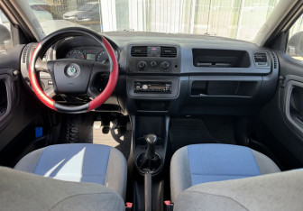 Подержанный автомобиль Skoda Fabia Hatchback 2007 года (9 фото)