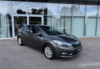 Подержанный автомобиль Kia Cerato Sedan 2013 года (3 фото)
