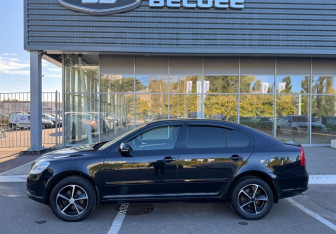 Подержанный автомобиль Skoda Octavia Liftback 2011 года (8 фото)