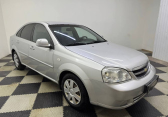Подержанный автомобиль Chevrolet Lacetti Sedan 2012 года (3 фото)