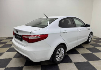 Подержанный автомобиль Kia Rio Sedan 2012 года (5 фото)