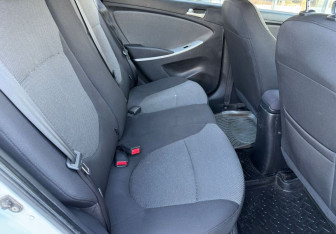 Подержанный автомобиль Hyundai Solaris Sedan 2011 года (10 фото)