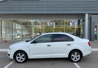 Подержанный автомобиль Skoda Rapid Liftback 2016 года (8 фото)