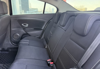 Подержанный автомобиль Renault Fluence 2014 года (11 фото)