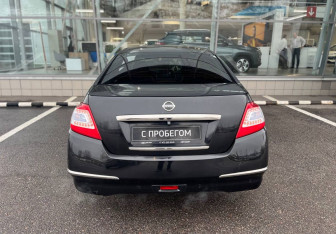 Подержанный автомобиль Nissan Teana 2012 года (6 фото)