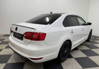 Подержанный автомобиль Volkswagen Jetta Sedan 2012 года (5 фото)