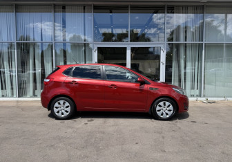 Подержанный автомобиль Kia Rio Hatchback 2014 года (4 фото)