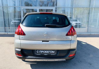 Подержанный автомобиль Peugeot 3008 2014 года (6 фото)