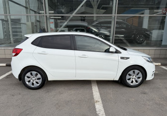 Подержанный автомобиль Kia Rio Hatchback 2016 года (4 фото)