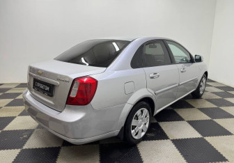 Подержанный автомобиль Chevrolet Lacetti Sedan 2012 года (5 фото)