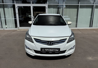 Подержанный автомобиль Hyundai Solaris Sedan 2015 года (2 фото)