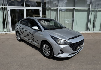 Подержанный автомобиль Hyundai Solaris Sedan 2020 года (3 фото)