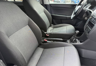 Подержанный автомобиль Skoda Rapid Liftback 2015 года (9 фото)