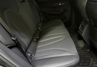 Подержанный автомобиль Omoda C5 2024 года (11 фото)