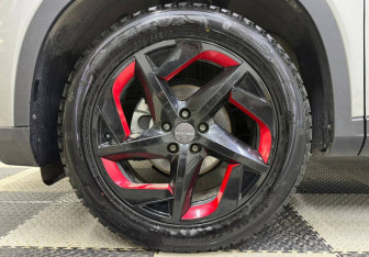 Подержанный автомобиль Omoda C5 2023 года (12 фото)