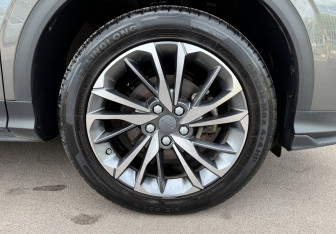 Подержанный автомобиль Geely Coolray 2023 года (13 фото)