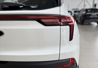 Подержанный автомобиль Москвич 3 2023 года (14 фото)