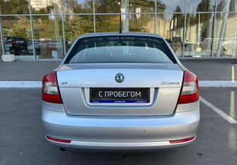 Подержанный автомобиль Skoda Octavia Wagon 2011 года (6 фото)
