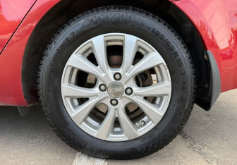 Подержанный автомобиль Kia Rio Sedan 2013 года (12 фото)