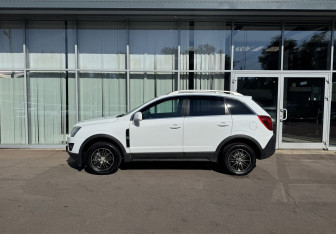 Подержанный автомобиль Opel Antara 2014 года (8 фото)