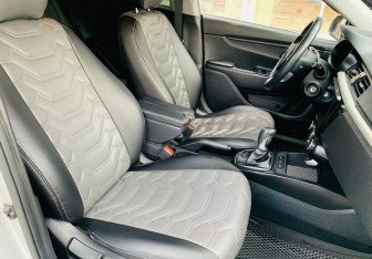 Подержанный автомобиль Kia Rio Hatchback 2020 года (9 фото)