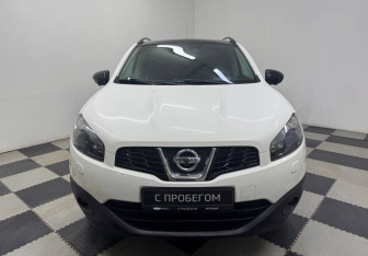 Подержанный автомобиль Nissan Qashqai 2013 года (2 фото)
