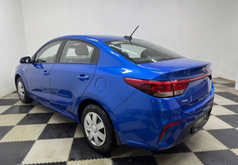 Подержанный автомобиль Kia Rio Sedan 2018 года (7 фото)