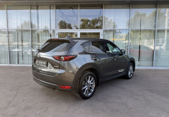 Подержанный автомобиль Mazda CX-5 2020 года (5 фото)