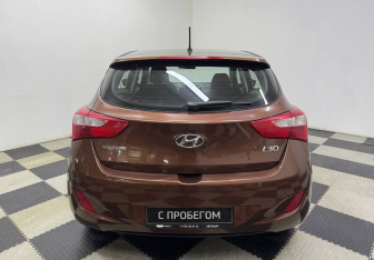 Подержанный автомобиль Hyundai i30 Hatchback 2012 года (6 фото)