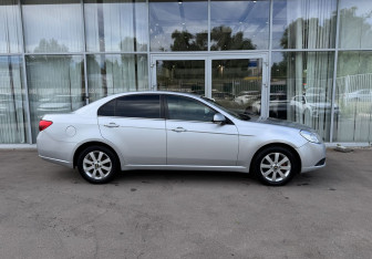 Подержанный автомобиль Chevrolet Epica 2011 года (4 фото)
