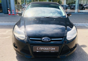 Подержанный автомобиль Ford Focus Hatchback 2014 года (2 фото)