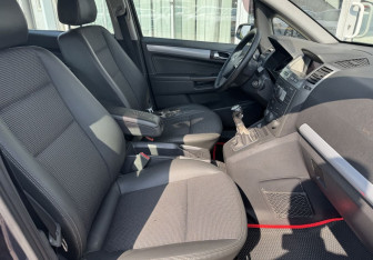 Подержанный автомобиль Opel Zafira Compactvan 2007 года (10 фото)