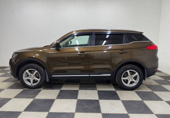 Подержанный автомобиль Geely Atlas 2019 года (8 фото)