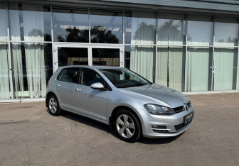 Подержанный автомобиль Volkswagen Golf Hatchback 2013 года (3 фото)