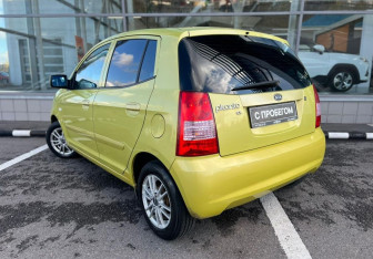 Подержанный автомобиль Kia Picanto 2007 года (7 фото)