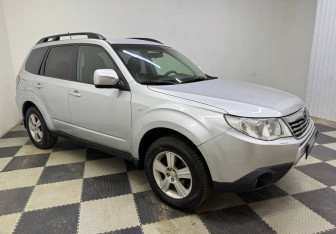 Подержанный автомобиль Subaru Forester Suv 2009 года (3 фото)