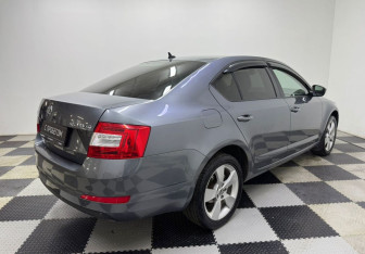 Подержанный автомобиль Skoda Octavia Liftback 2016 года (5 фото)