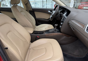Подержанный автомобиль Audi A4 Sedan 2013 года (10 фото)