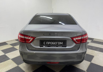 Подержанный автомобиль LADA (ВАЗ) Vesta Sedan 2018 года (6 фото)