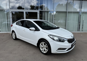Подержанный автомобиль Kia Cerato Sedan 2015 года (3 фото)