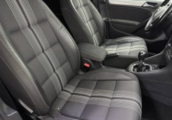 Подержанный автомобиль Volkswagen Golf Hatchback 2012 года (9 фото)