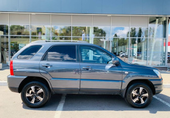 Подержанный автомобиль Kia Sportage 2010 года (4 фото)