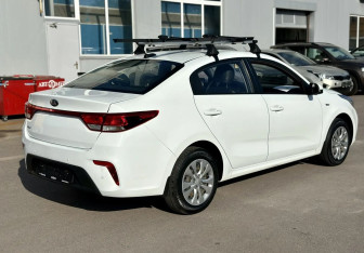 Подержанный автомобиль Kia Rio Sedan 2019 года (16 фото)