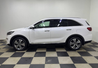 Подержанный автомобиль Kia Sorento 2018 года (8 фото)